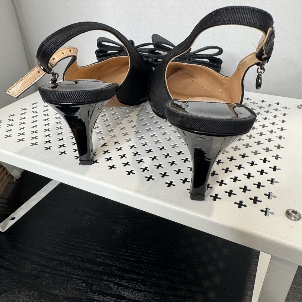J.Renee Black Patent Bow Slingback Heels Size 8 Medium Comfort 2.5 Inch Heels - Picture 3 of 7